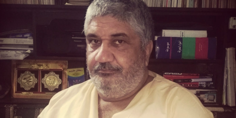 أصيب بكورونا في محبسه.. وفاة الصحفي المصري المعارض محمد منير